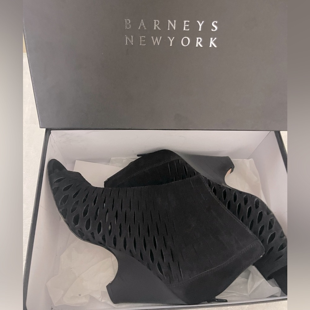 Barneys New York Leather Ella Black suede Ankle Boots Women’s Size 38